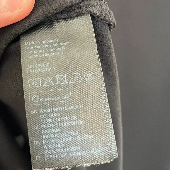 5/20$ H&M Light black Button Down Shirt with Crew Neck size 10 - Picture 5 of 8